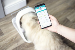 وحدة تغذية الحيوانات الأليفة Sure Petcare Connect