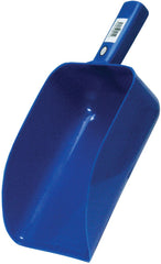 Jeffers Feed Scoop for Horses, Livestock, Pets, Chickens, Goats – 5 Pint 2.5 Quart Heavy-Duty Plastic Grain Scoop – Durable Farm Tool for Animal Feed, Barn, Stable, Garden, Dog Food - Blue